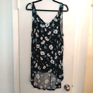 *Torrid* Black Floral Twist Back Tank, Size 2X, NWT